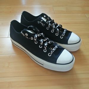 cheetah and red converse